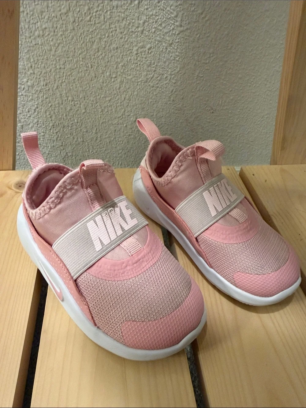 Nike Flex Runner 4 - 7C toddler pink running shoes